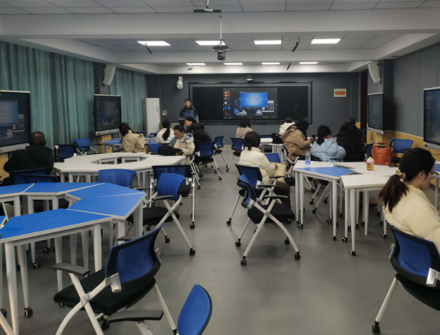引导学生多角度考虑天地人的关系学生思路逐渐打开考虑愈加深入