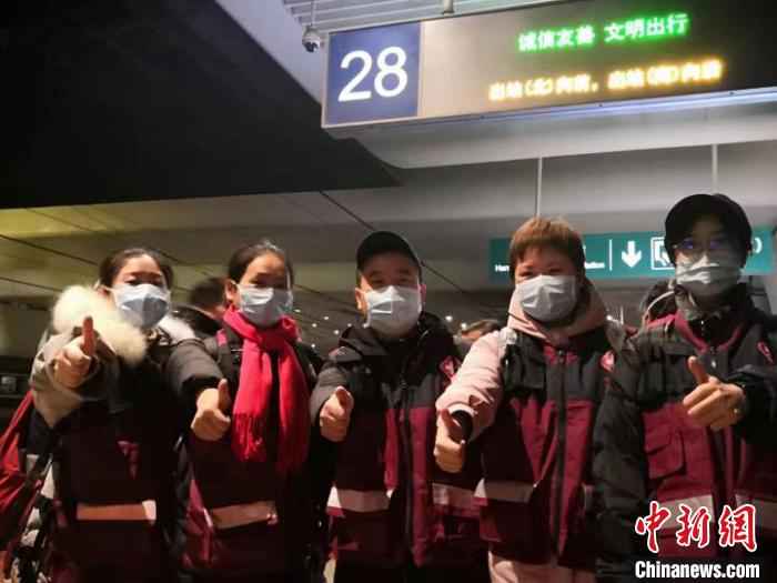  疫区日记：我们也许做不成火炬 但可点亮萤火之光